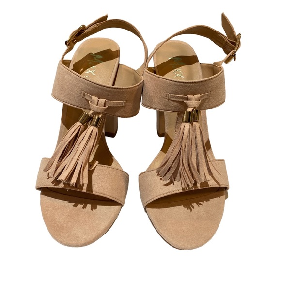 Brand new, never worn, beige block heel open toe shoes, size 8 - Picture 2 of 8